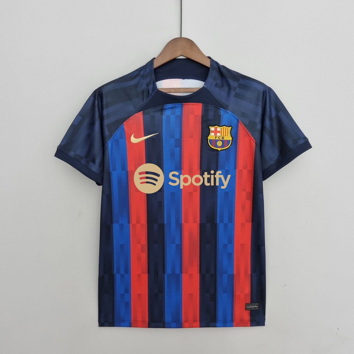valverdismoCdA's tweet photo. Si Lewandowski marca y el Barça le gana al Rayo, @todocamisetas__ va a SORTEAR 1 CAMISETA A ELEGIR entre todos los participantes. 

Requisitos para participar:
- Dar RT a este tuit.
- Seguir a @todocamisetas__ y a @valverdismoCdA . https://t.co/vvbMGTfR2E