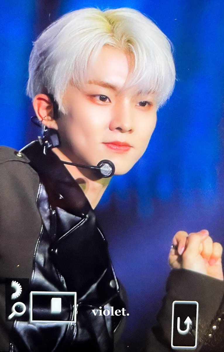 220813 카리스마 있는데 귀여움

#THEBOYZ #더보이즈 #지창민 #큐