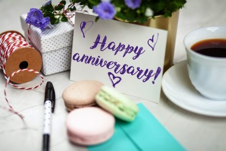 themamapirate's tweet photo. 25 Unique 25th Anniversary Gifts for Parents https://t.co/hRearmy0OG https://t.co/5on91VfaEq