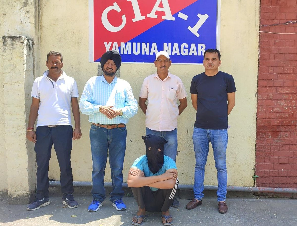 PoliceYnr's tweet photo. जिला की अपराध शाखा-1 की टीम ने अवैध देशी कट्टा व एक जिंदा कारतूस सहित आरोपी किया गिरफ्तार।आरोपी पहचान गाँव पालेवाला वासी सत्यम उर्फ नॉनस्टॉप के नाम से हुई।
@police_haryana 
@AmbalaIgp https://t.co/pirBr8JDih