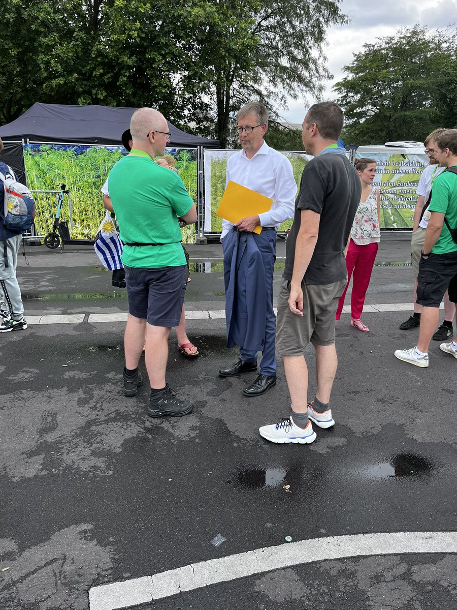 .<a href="/BdB_SD_Blienert/">Sucht- und Drogenbeauftragter der Bundesregierung</a> auf der <a href="/hanfparade/">Hanfparade</a>! #Hanfparade2022