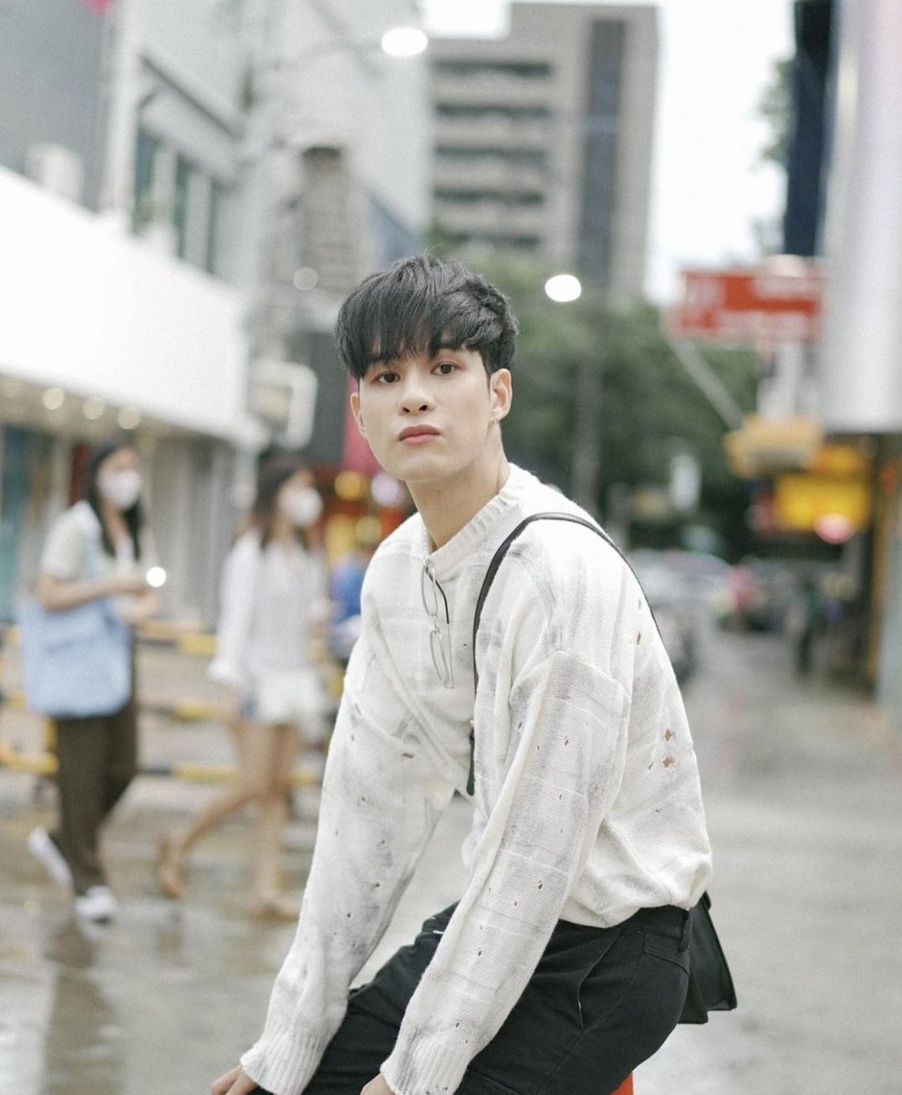 PakpoomOfficial's tweet photo. 🗓 13.08.2022 ✨
IG Update : artpakpoom_j 🙈💙

ถ้าเราดื้อเธอจะให้เราอ้อนอยู่ไหม ❤️🥺
Cr: @.wnstxpt_

📍https://t.co/7e8TtKL8zg

#Artpakpoom #เบบี้ฮาท https://t.co/L74oZO9JBr