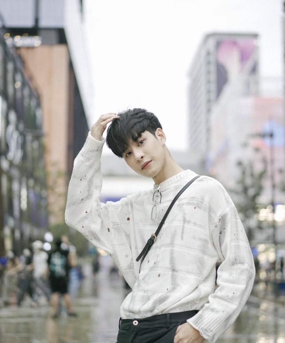 PakpoomOfficial's tweet photo. 🗓 13.08.2022 ✨
IG Update : artpakpoom_j 🙈💙

ถ้าเราดื้อเธอจะให้เราอ้อนอยู่ไหม ❤️🥺
Cr: @.wnstxpt_

📍https://t.co/7e8TtKL8zg

#Artpakpoom #เบบี้ฮาท https://t.co/L74oZO9JBr