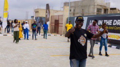 Usmanashafe's tweet photo. This is the Live pictures of excited staffs and agents of @Zylushomes on their way to the Zylus court phase 2 launch, they just ended the tour of Lekki Pride II and III 

#ZylusCourtPhaseII #BBNaija https://t.co/qFUFu2UcNz