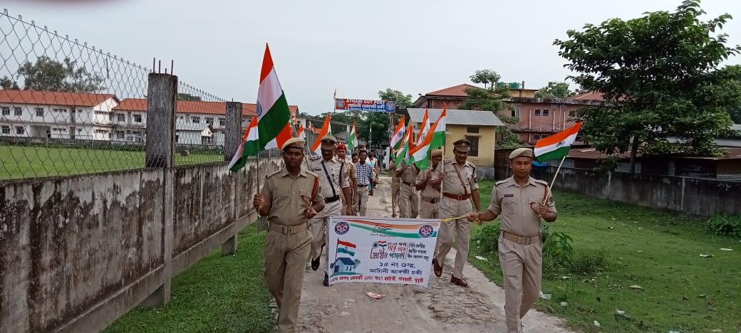 DebjitSaikia's tweet photo. Road Rally

#AzadiKaAmritMahotsav
#HarGharTiranga
#HarGharTirangaAssam

@PMOIndia
@HMOIndia
@MinOfCultureGoI
@CMOfficeAssam
@himantabiswa
@DGPAssamPolice
@assampolice
@20THAPIRBN https://t.co/2BqhIIeEHs