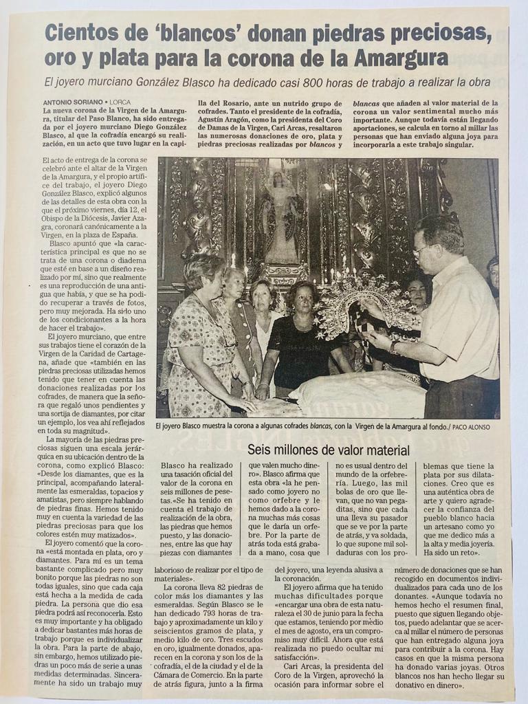 PasoBlanco_3's tweet photo. La corona encargada para la Coronación se entendió desde el principio como un regalo de los blancos a su Virgen. Se donaron cientos de piedras preciosas, oro y plata para confeccionarla, y fue obra del joyero Diego González Blasco.
#25CoronaciónAmargura https://t.co/aLBsgcor8Q