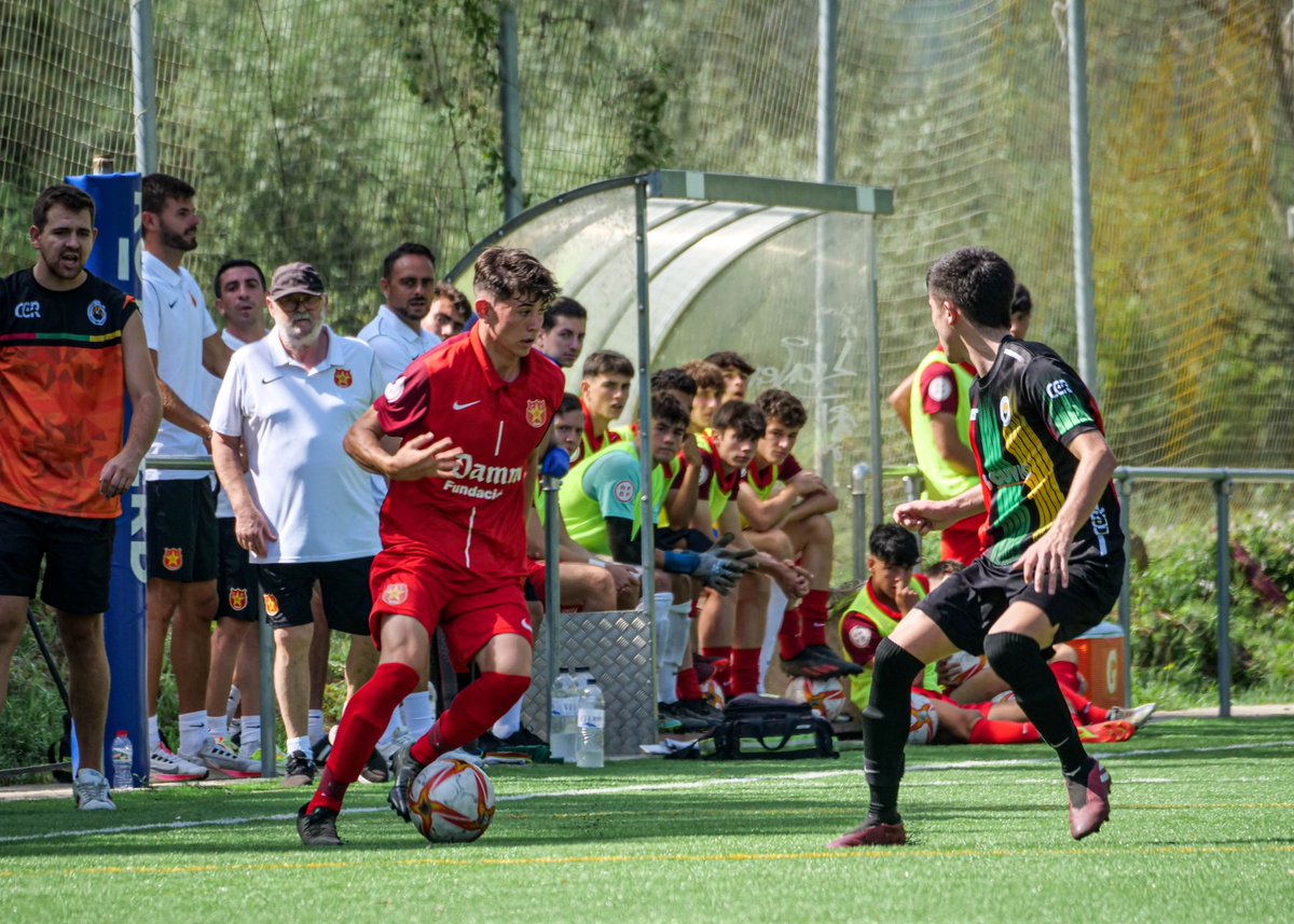 CFDamm's tweet photo. ⚽️ El Juvenil A finalitza l'stage de pretemporada amb una victòria davant el @SomAltBergueda (1-3) amb gols d'Eliott i Javi Sarasa (2).

🚌 Tornem a Barcelona després de 8 dies de molta intesitat i unió d'equip! https://t.co/AI7laV1mHj