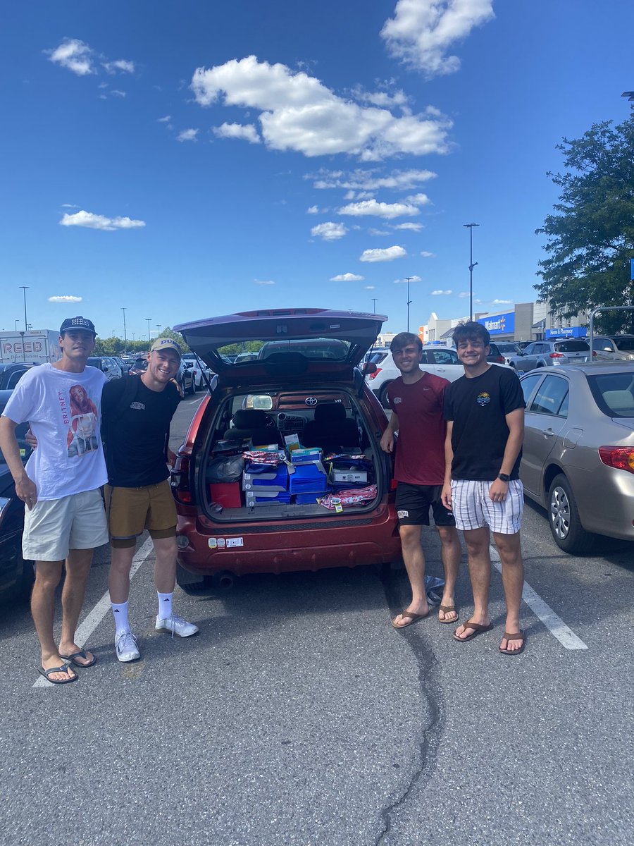 Big shoutout to the boys for heading over to pick up school supplies for the Easton community! 📚
#RollPards