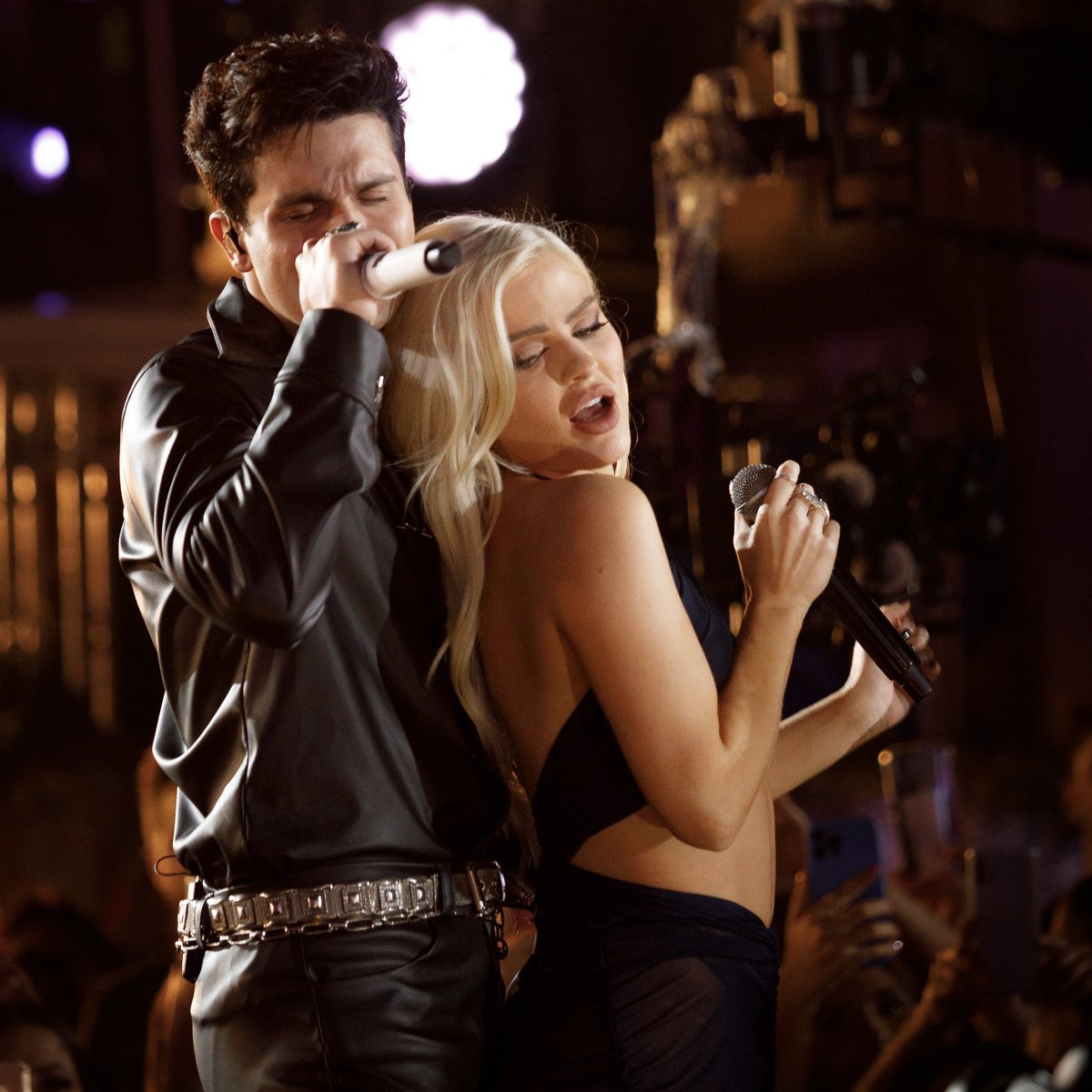 tracklist's tweet image. DISPAROU! “Coração Cigano”, de Luan Santana e Luísa Sonza, sobe 10 posições e atinge o Top 5 do Spotify Brasil com 721 mil streams (#5).