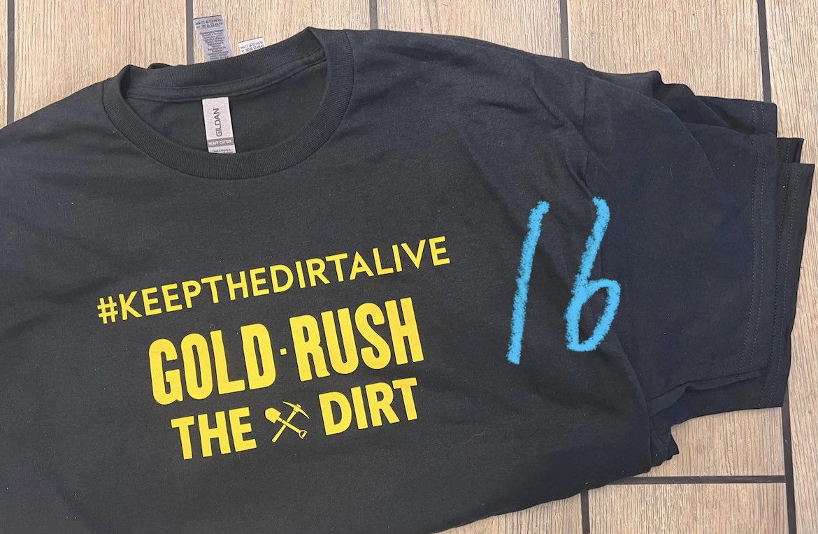 thedirtGR's tweet photo. Giveaway No.16. Time to get THE DIRT back on our TV’s for next season. Let’s get the word out! Please RETWEET for a chance to WIN this T Shirt, open worldwide only L and XL, picking winner next week!!  Good luck all #KEEPTHEDIRTALIVE @Discovery @Gold_Rush #GoldRush @ChristoDoyle https://t.co/4tROS2ANLi