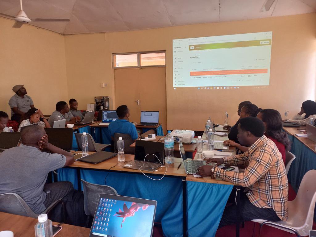 udsmdhis2lab's tweet photo. #KnowOurProject 
 @udsmdhis2lab team conducted a demonstration session with port health officers and presented an improved Afyamsafiri system. The improved version aims to solve existed challenges including addition of departure and yellow fever booking functionalities https://t.co/NrM9SkDsrl