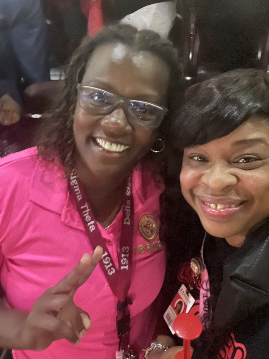 MooreCounselor's tweet photo. My Former student’s mom found me at #AldineConvocation2022 to Thank me Again for being in her son’s village!! #AldineConnected @AldineISD https://t.co/PsCQGx1ot4