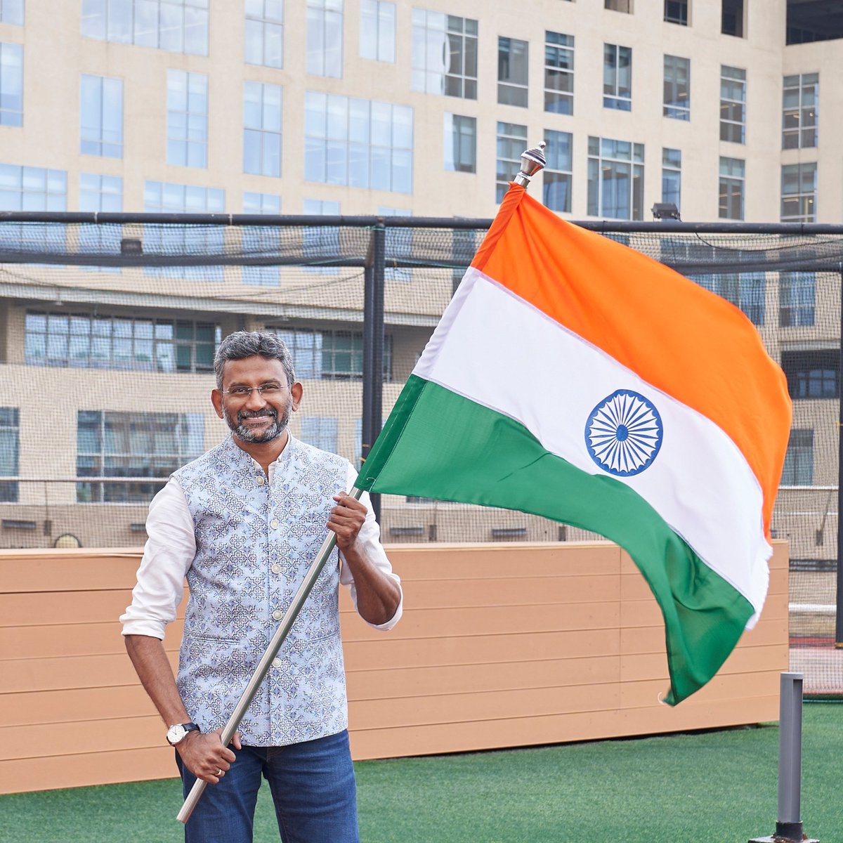 hawkeye's tweet photo. Amongst the various things that transcend the differences within us, uniting us, making us stronger ... none is more powerful than our #Tricolour

JAI HIND 🇮🇳

#HarGharTiranga 
#azadikaamritmahotsav #azadikaamritmahotsav2022 https://t.co/ovpunqCoUQ