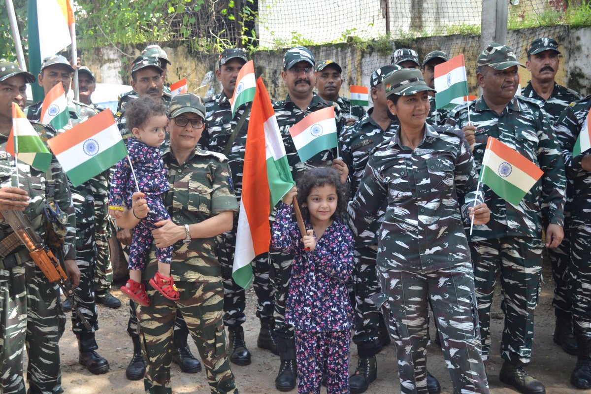 jammusector's tweet photo. Let’s Hoist #Tiranga in our Homes as a part of  #HarGharTiranga
#166Bn organised #TirangaRally in Maheshpura area, Jammu (J&amp;K) to motivate public to celebrate #AzadiKaAmritMahotsav #MomentsWithTiranga #TirangaMeraMaan under supervision of Sangeeta Chauhan Dy Comdt. https://t.co/UYjNO1fe4M