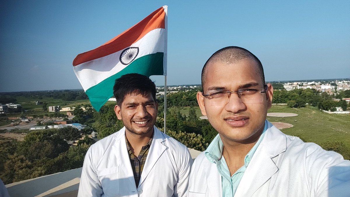 Brijesh55511630's tweet photo. #HarGharTiranga
#mptmc #siddharthnagar 
@asmcsddn 
Selfie with tiranga https://t.co/RTMhnLpaR9