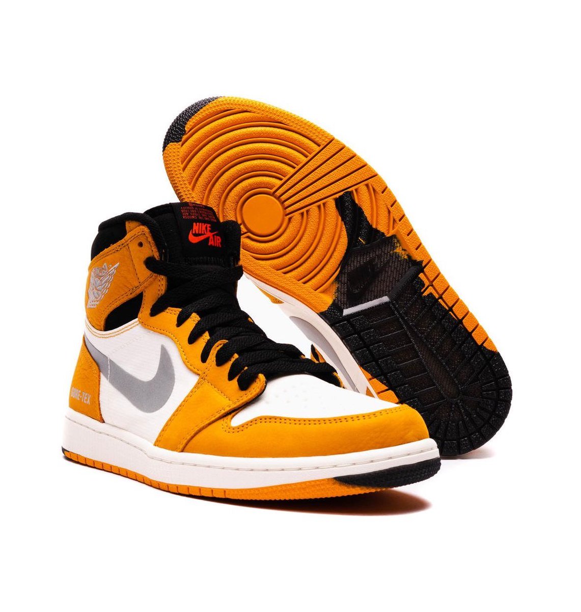 Sneaker Shouts™ tweet media
