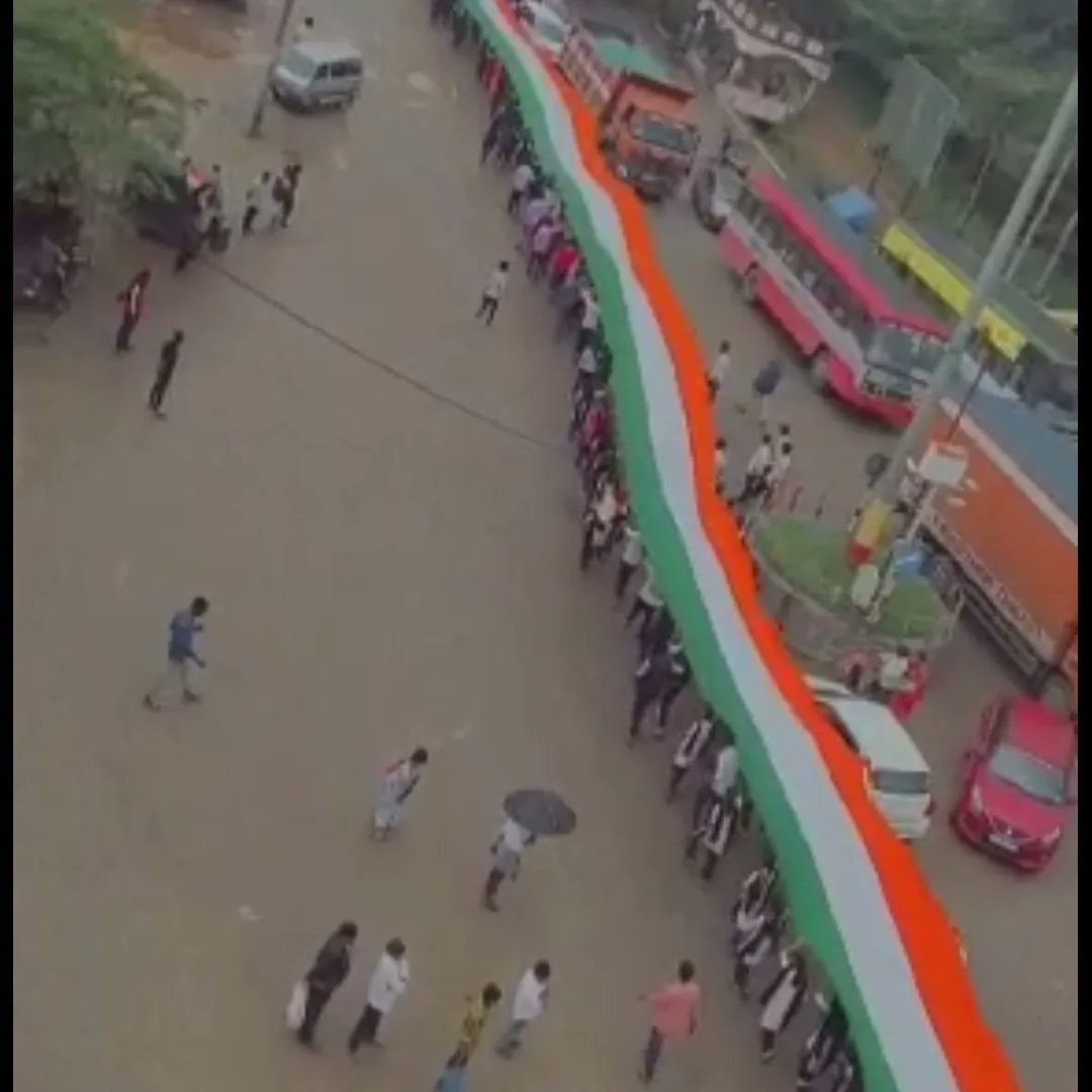 DarshanTC2's tweet photo. 75ನೇ ಸ್ವಾತಂತ್ರ್ಯೋತ್ಸವದ ಸವಿನೆನಪಿನಲ್ಲಿ ಆಗಸ್ಟ್ 13 ರಂದು, ಸಂಗೊಳ್ಳಿ ರಾಯಣ್ಣ ಯುವ ವೇದಿಕೆ(ರಿ) ತರೀಕೆರೆ, ನೆಹರು ಯುವ ಕೇಂದ್ರ ಚಿಕ್ಕಮಗಳೂರು, ಸರ್ಕಾರಿ ಪ್ರಥಮ ದರ್ಜೆ ಕಾಲೇಜು ತರೀಕೆರೆ,ಆಶ್ರಯದಲ್ಲಿ 700ಅಡಿ ಉದ್ದದ ತಿರಂಗ ಮೆರವಣಿಗೆ.@Nyksindia @nykskarnataka @NYKCKM @BSBommai @BABasavaraja @JeevaJay14 @YASMinistry https://t.co/A3gZmavTL0