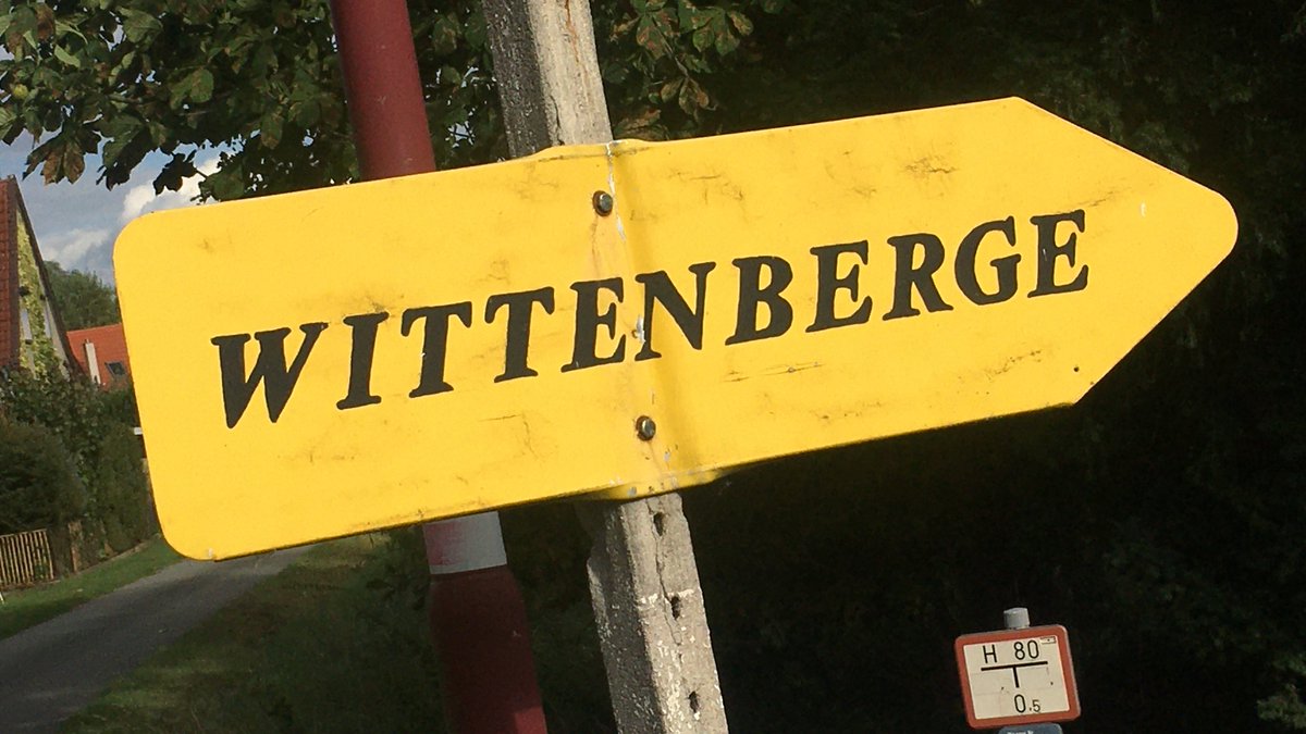 Genauso weitermachen wie vor Corona oder gar jammernd den alten Zeiten hinterherhängen, geht für uns gar nicht. Wir beschreiten mit @djvbo in diesem Jahr bewusst neue Wege. Raus aus den Medienstädten, rein ins Hinterland. Ab sofort gibt es Tickets unter besser-online.info