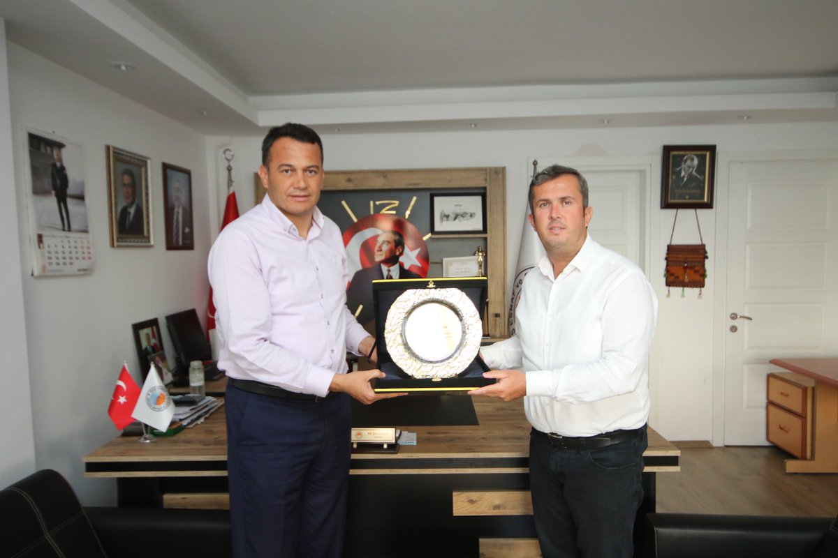 Belediye Başkanımız Mutlu ULUTAŞ Esnaf ve Sanatkarlar Odamızı ziyaret ederek, Esnaf ve Sanatkarlarımızın sorun ve taleplerini dile getirdik kendilerine ziyaretlerinden dolayı teşekkür ederiz.
<a href="/mutlulutas/">Mutlu ULUTAŞ</a>
<a href="/adlihandere/">Adlıhan DERE</a>