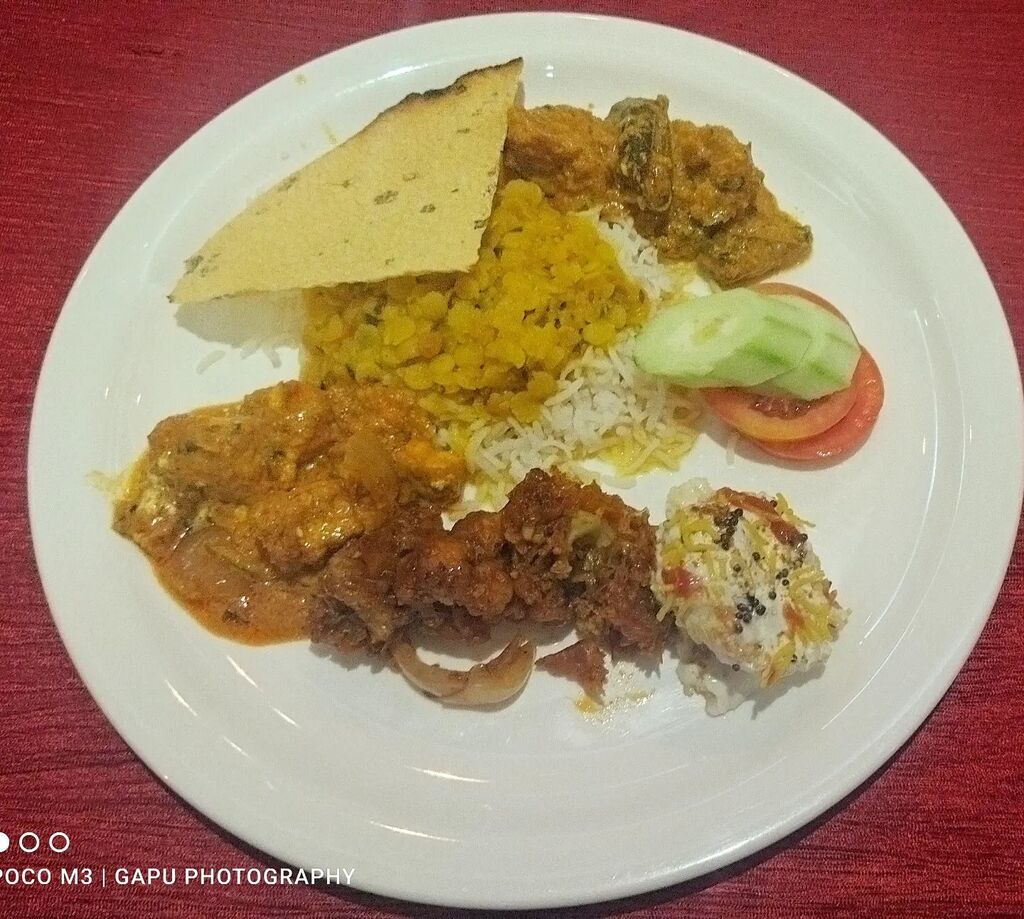 FoodieOdia's tweet photo. Today's lunch at local #Wikimania2022 organized by @odiawiki at Bhubaneswar.
#foodieodia #OdiaFood #therawtextures #feedfeed #nomnom24x7 #ChickenBiriyani #foodiesofbhubaneswar #Biriyani #bengalifood #northindianfood #MachhaBesar #chennaifood #mumbaifoodie #instafoodie #food… https://t.co/M1vbY7sBEM