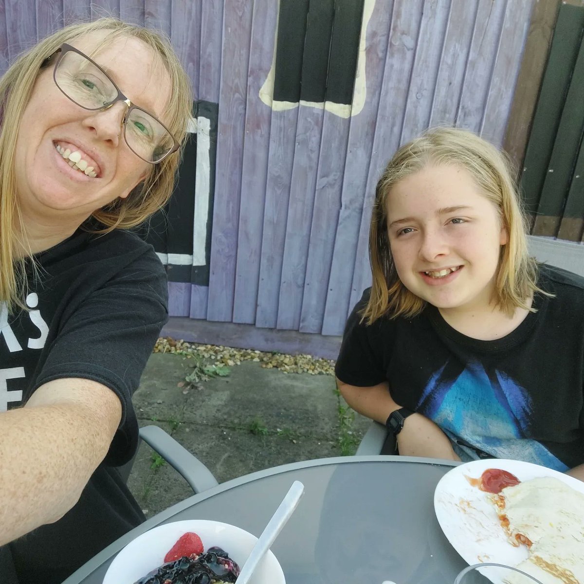 RachelSalmon81's tweet photo. Covid has hit the household.... so breakfast Al fresco was the order of the day. The pooch seemed happy with that arrangement! https://t.co/8RBqmvmNrN