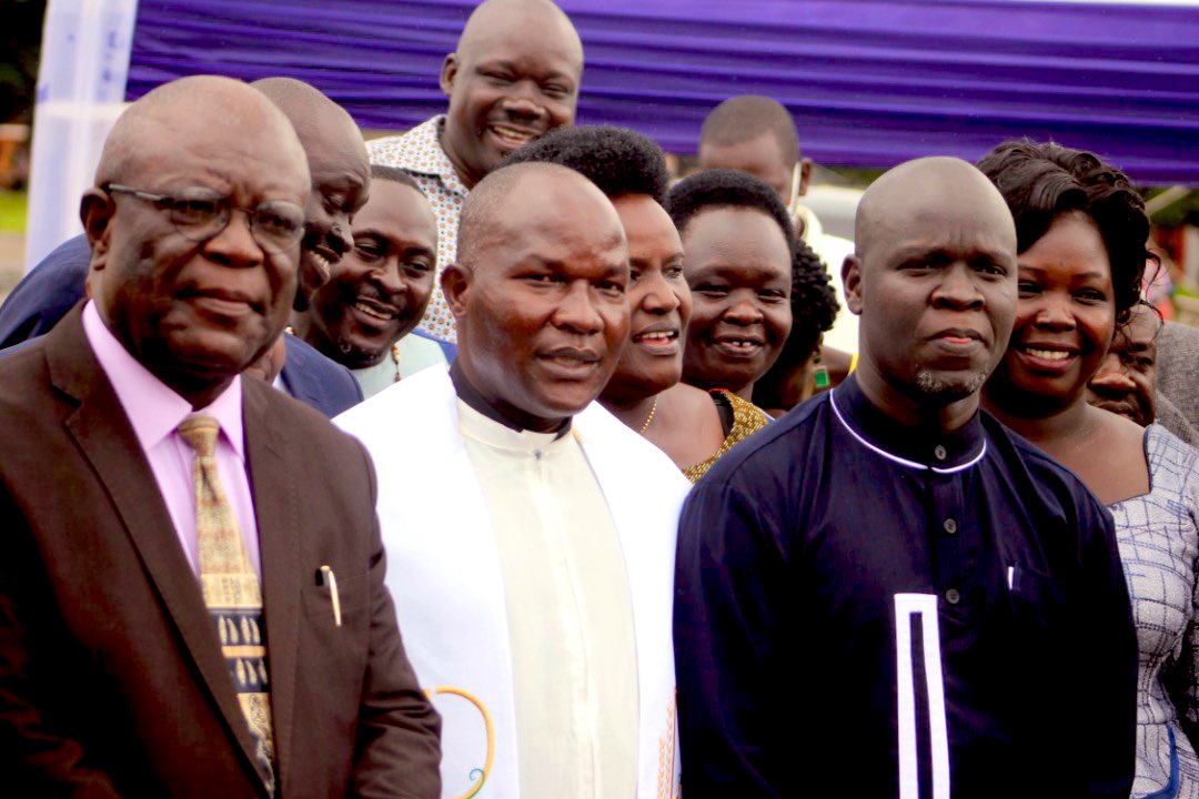Mapenduzi_Fundn's tweet photo. Members of Parliament in a picture moment with his Grace, the most Rev.. Dr. John Baptist Odama

#MapenduziFoundation https://t.co/oPsQiOKHbY