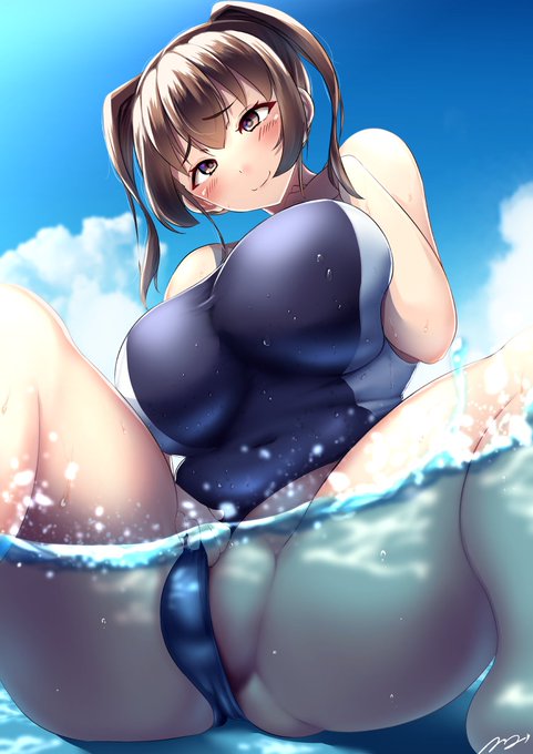 夏、競泳水着。