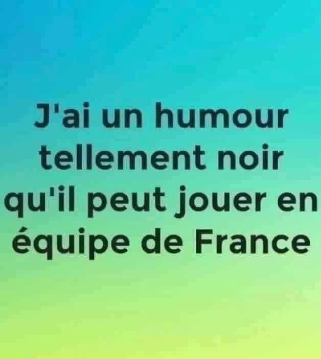 MaryMbois's tweet photo. Attention c’est de l’humour !…😊
J’ose avec l’oiseau bleu mais je suis blanche comme un linge !… 😱😰😬 https://t.co/NgIHI43xvm