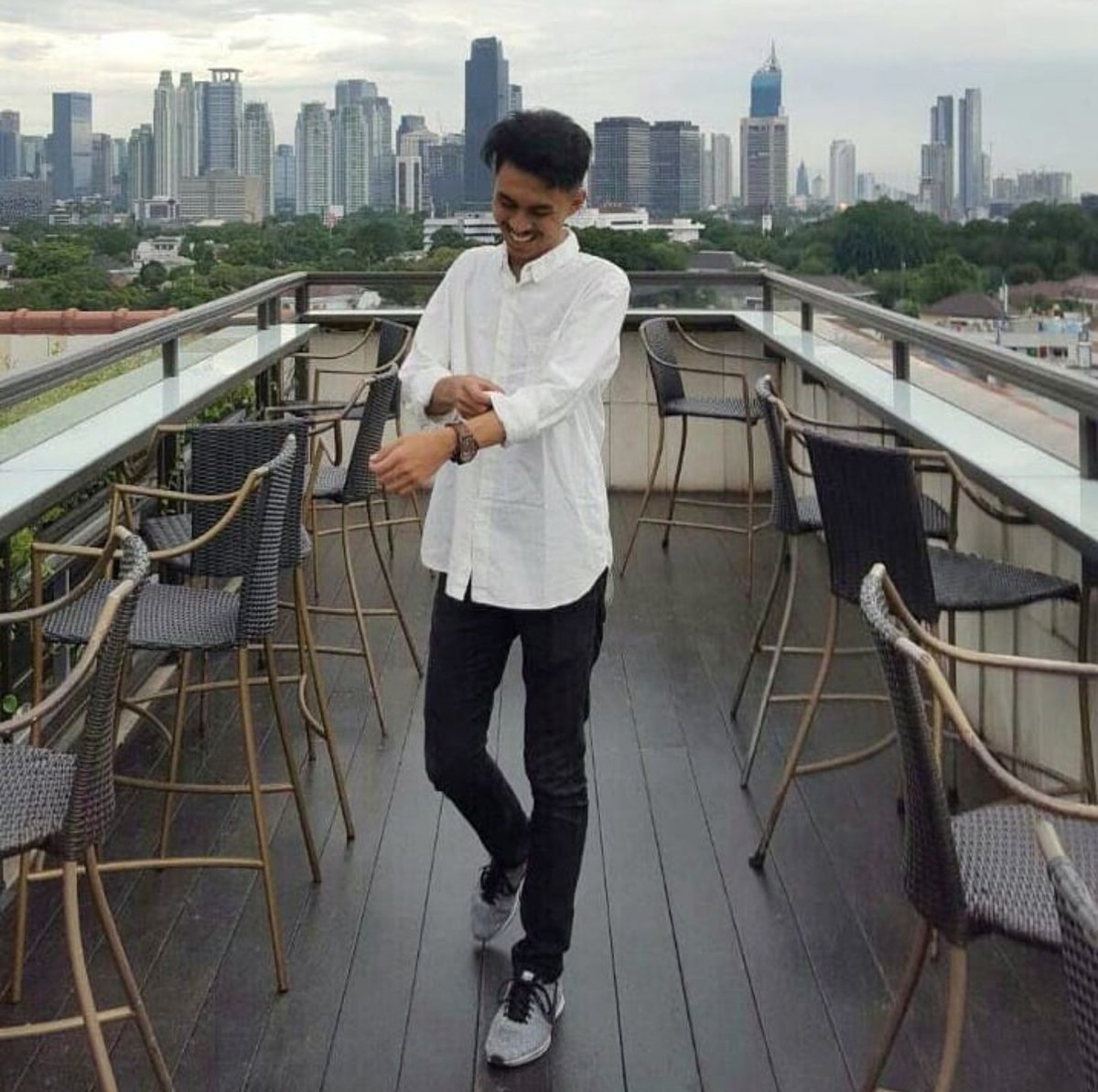 tarduluyah's tweet photo. @shitlicious Mencari wanita yang demen free flow dan mau diajak keliling Jakarta pake Xenia resing.

Bismillah bantu temen, capek soalnya gua yang diajak main mulu.
cc: @dzikriarij

#BiroJomblo https://t.co/QlGSLameJn