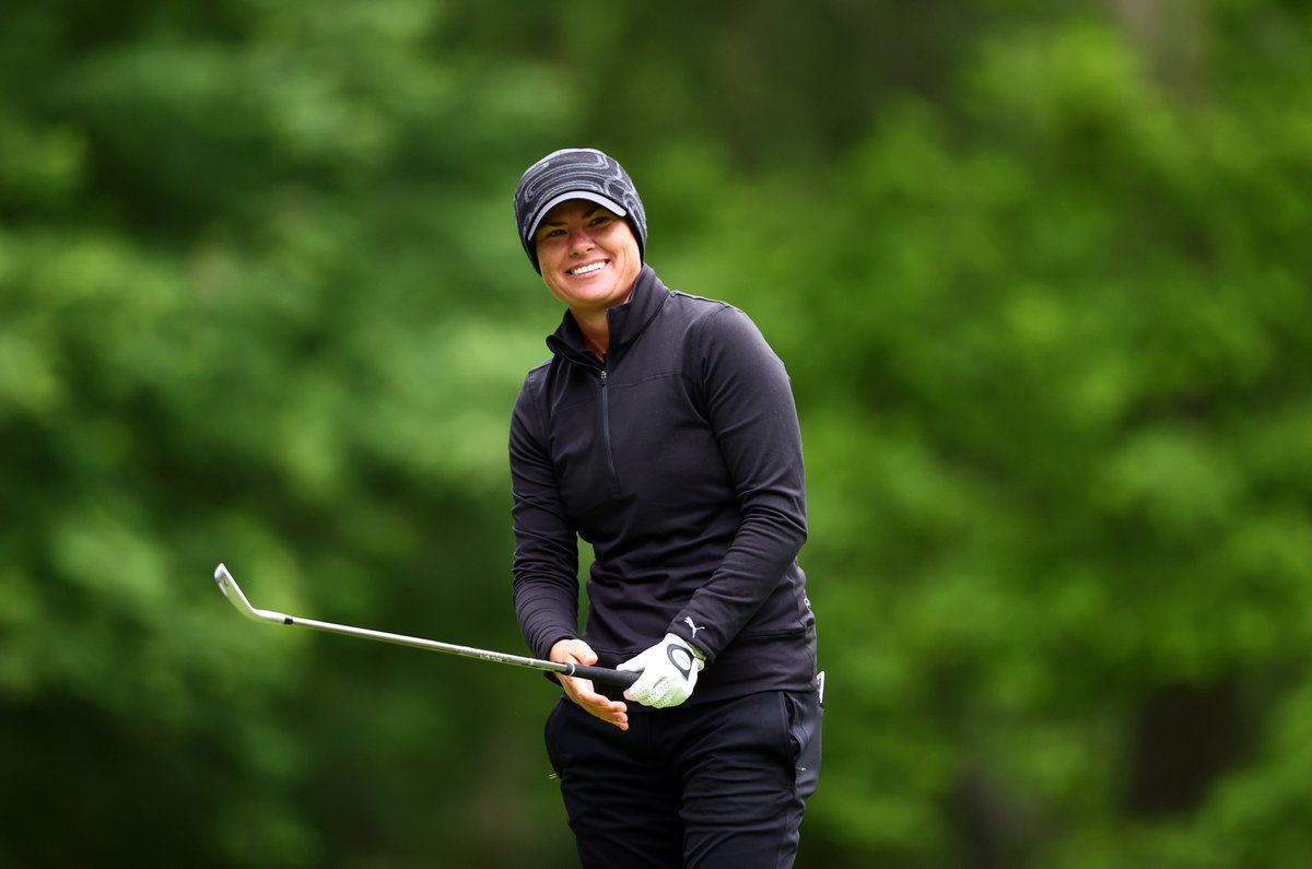 -6 thru 7. 😳

Lee-Anne Pace grabs a share of the lead at the @World_Inv_Golf!