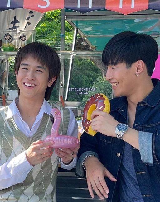 Alka89x's tweet photo. P'Ohm teasing his boyfriend again? 5555555555

#ห้อง609Q25ปิดกล้อง https://t.co/vABgIybBpa