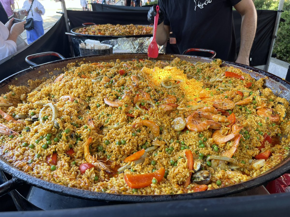DOYSQ's tweet photo. It’s time for some lunch and we have plenty of delicious flavours here until 4pm today. https://t.co/luMQGBqv7T
