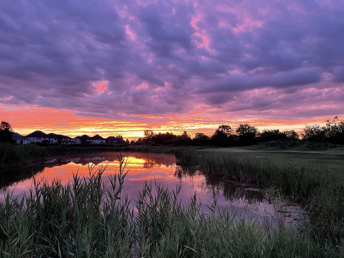 SevenLakes_Golf's tweet photo. Such a pretty sky over #7 lake this morning. Book tee times online at https://t.co/ibWQcHspc6 #sevenlakesgolf https://t.co/COpSkImBEv