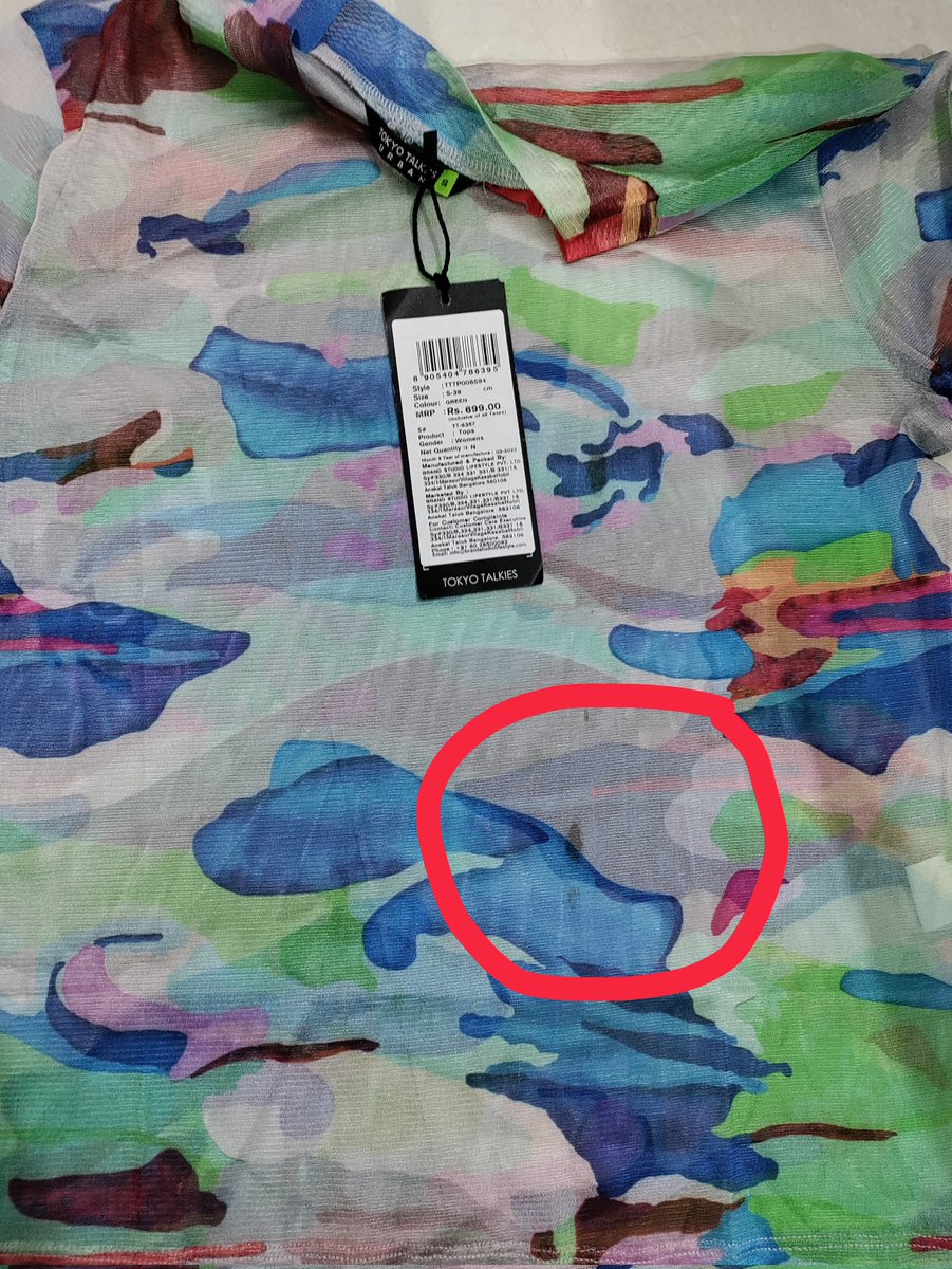 prachi1829's tweet photo. @myntra what kind of service you guys are providing to the customers? I m unable to exchange my product nor cancel my order! I have got a wrong product plus the product is defected. I had showed the defected thing to your delivery agent also. Pathetic service! Highly disappointed https://t.co/wtF3HfzWzL