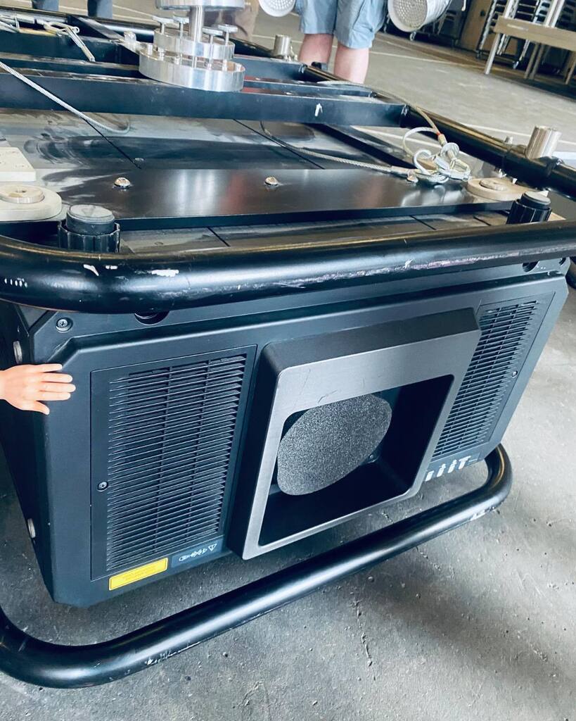 nodepond's tweet photo. The lovely videoprojector we had at Evoke!
#evoke #evoke2022 #demoscene #videoprojector https://t.co/R6BVgdhVkX https://t.co/2je5M1wsn5