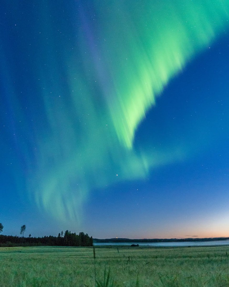 Week ago on the night separating Sunday and Monday, Jyväskylä Region saw the first #NorthernLights of the season 💚 Did you see them?

Tips for spotting the Auroras: visitjyvasky.la/3fp5HVl 👈

#VisitJyvaskylaRegion <a href="/DiscoverFinland/">Discovering Finland</a> 

📸: IG: huulari85