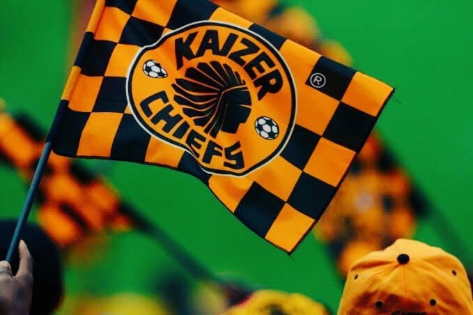 LjaySir's tweet photo. @KaizerChiefs 
#SundownsvsChiefs 
#Sundowns
#DStvPrem 

Hana its Chiefs up against the whole country
😹✌️✌️ https://t.co/8nSaBYEByt