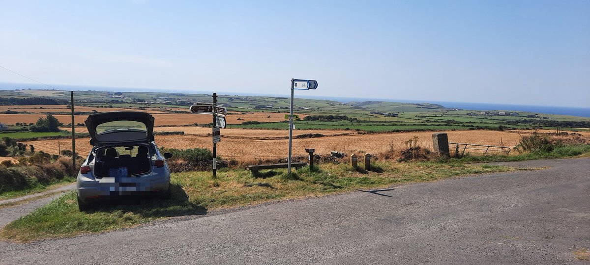 HaroldKingston1's tweet photo. Not a bad spot for a few hours stewarding #GreatWildAtlanticMarathonWalk #Courtmacsherry #Butlerstown @CourtmacRNLI @BarryroeGAAClub https://t.co/zMfDml7ZIl