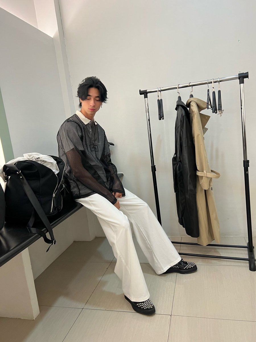 ImSebastianMoy's tweet photo. wish i could say i dressed myself https://t.co/ahFDz4FS7q