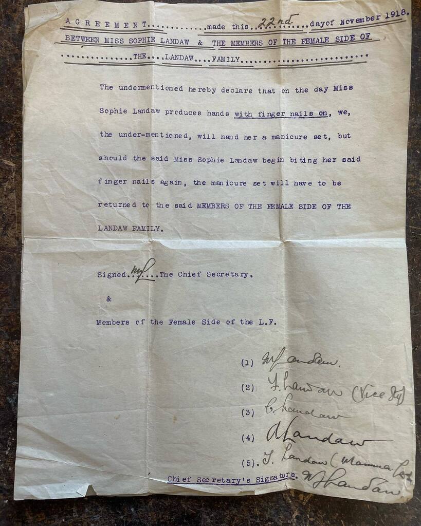 TF_Antiques's tweet photo. The things we find in old furniture …
____
#1918 #nailbiting #antiquefurniture #olddrawers #olddocuments #familyhistory #historylovers #familymatters #antiqueshop #periodantiquefurniture #periodlife #alittlebitofhistory #englishantiques https://t.co/IiiChBKUVv https://t.co/SfI4W6k0HJ