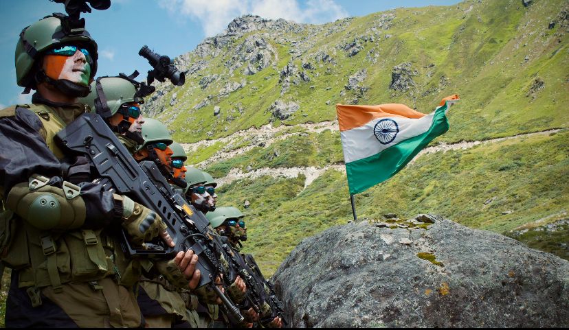 easterncomd's tweet photo. #HarGharTiranga 
#AzadiKaAmritMahotsav

#India will forever be the land of the free as it is the home of the Brave. BlackCatDivision TrishaktiWarriors always alert on the frontiers to defend the Tiranga at any cost... whatsoever.
@adgpi
@trishakticorps
@SpokespersonMoD https://t.co/46gcajh6K5