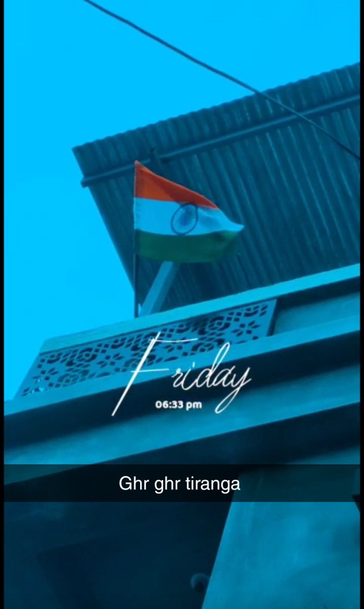 FaisaliIyi's tweet photo. Respecting our National Flag is one of our fundamental duties.

#RespectNationalFlag #HarGharTiranga https://t.co/yvkSk9XguL