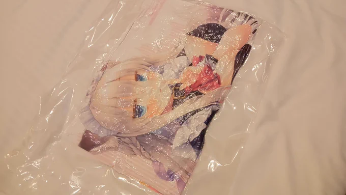 ひんやりクッションは中綿入りで圧縮された状態でお渡しします～! 