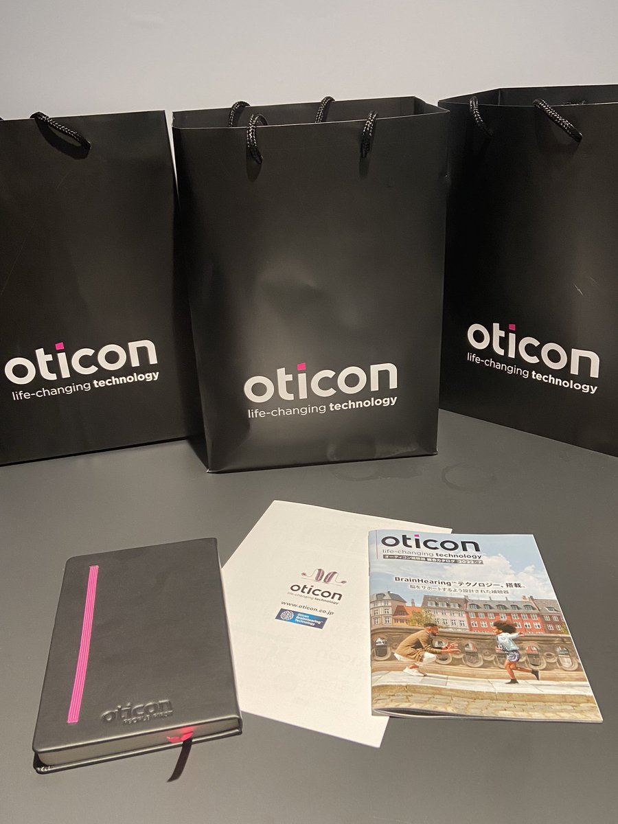 Mi_STlife's tweet photo. Oticonのみみともサマーキャンプ楽しかった
聴覚に興味を持った様々な学校の人だったり、補聴器を専門にする方々と話せたのはすごく貴重な経験だった🌟

もし聴覚に興味があるという人にはぜひ来年オススメしたい！
#みみともサマーキャンプ https://t.co/1NIY0C6sFe