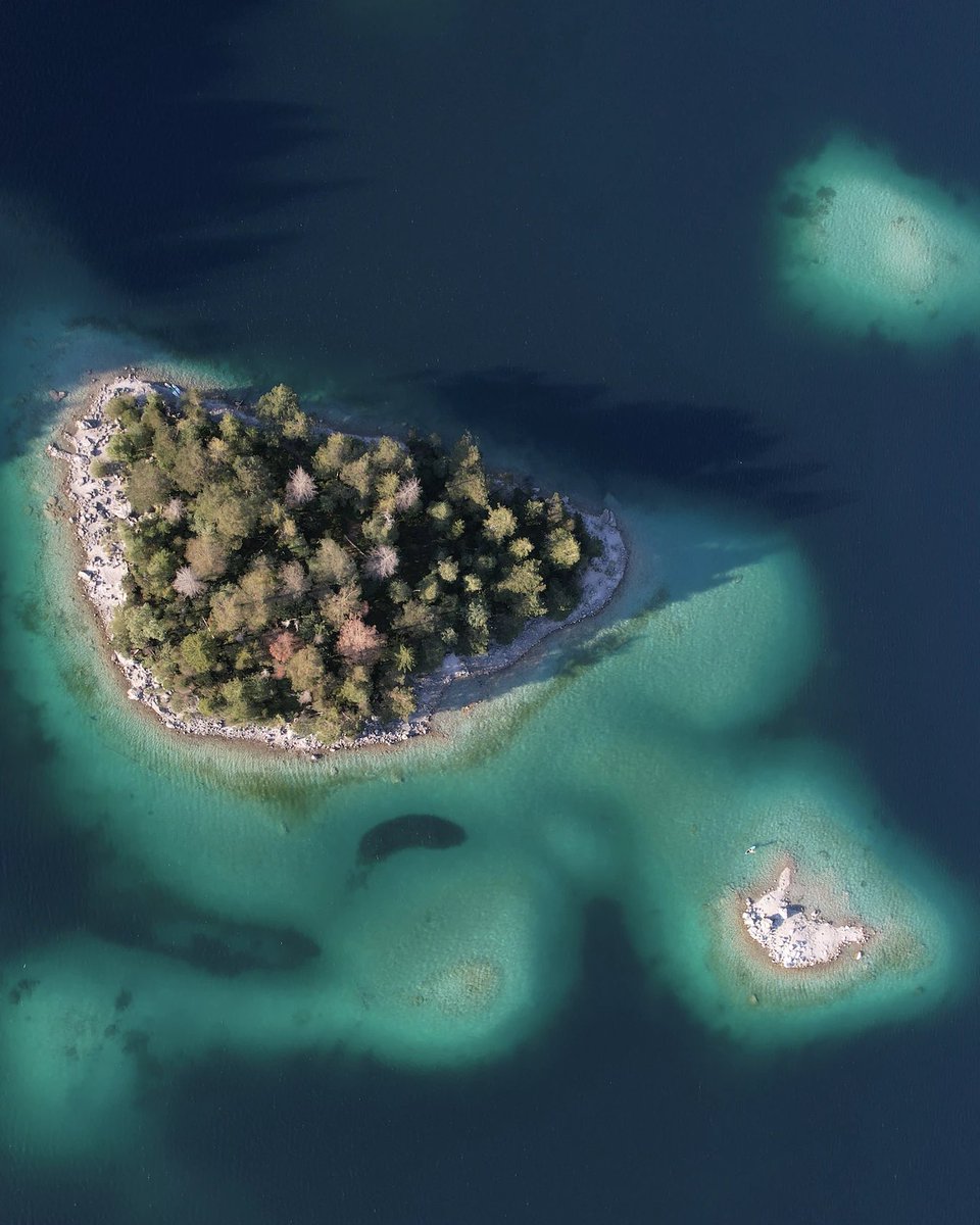 This looks like such a fun little island to explore! Wishing you all a wonderful weekend!