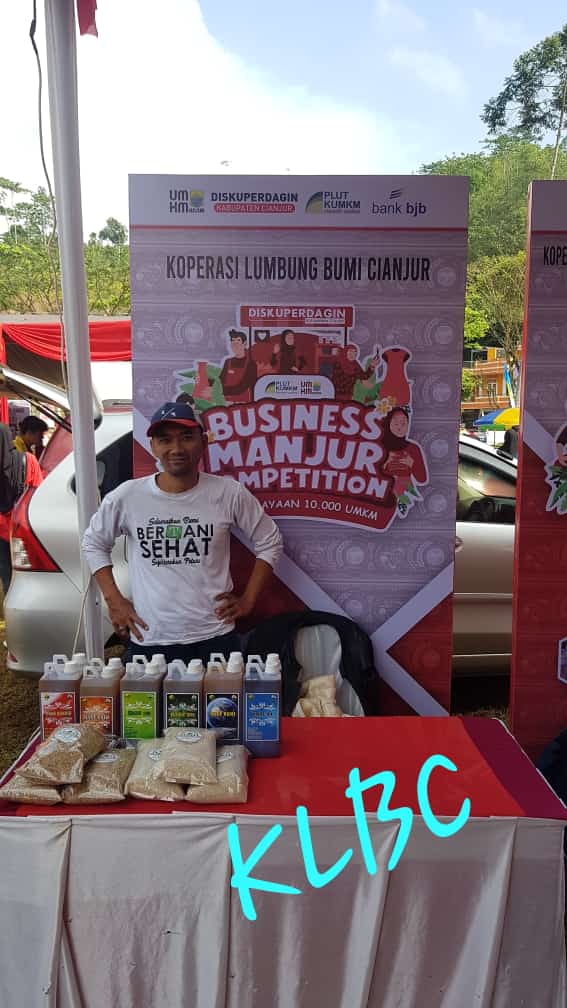 koperasiLBC's tweet photo. Koperasi Lumbung Bumi di HarKopNas!
- A Thread!
Bismillah, ikut meramaikan bazar di Sukanagara dalam rangka memperingati hari jadi koperasi ke 75.
#harkopnas #harkopnas2022 #KLBC #koperasilumbungbumicianjur #bertanikarenabenar #cianjur #sukanagara #agustus2022 https://t.co/qHm50DzObS