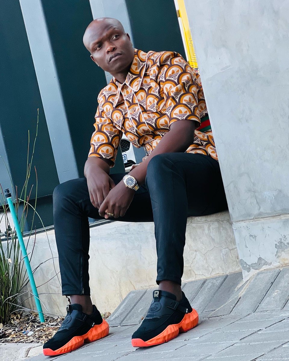 casspernyovest's tweet photo. I remember buying my first pair of Ice Creams by Pharrell and a fake pair of Louis Vuitton Dons by Kanye during the come up. 

Always dreamt of designing my own sneaker and here we are. 

The New ROF v2s. 

Dropping summer 2022

By Sizwe Ratau , Lekau Sehoana and Cassper Nyovest. https://t.co/Sw07DImJJD