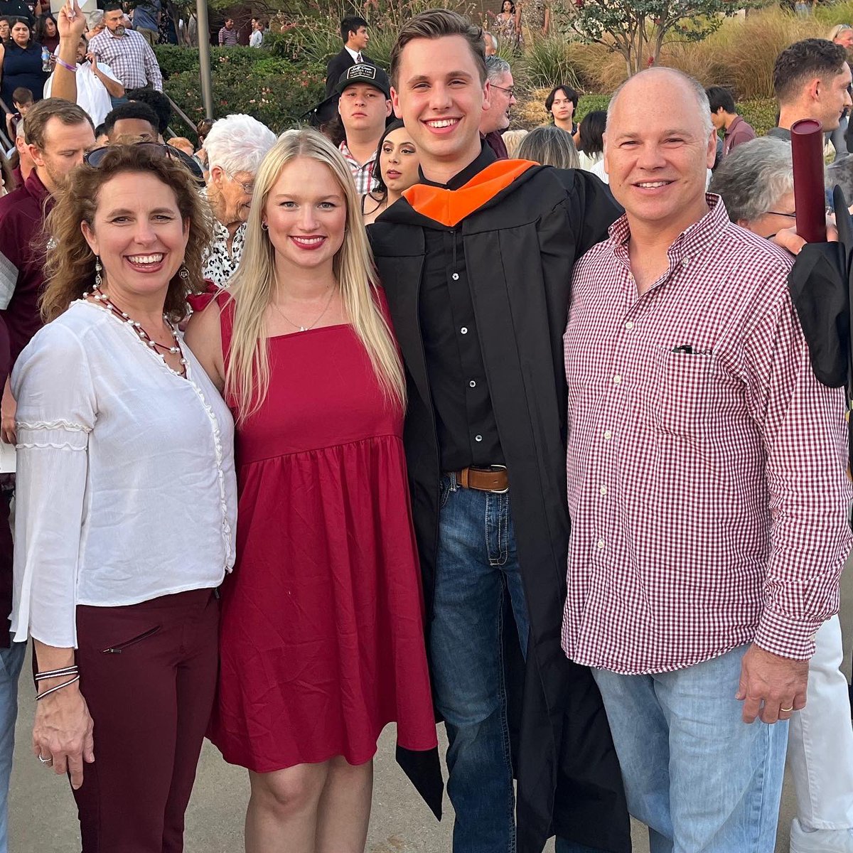 mbrose0605's tweet photo. WHOOP! He did it! Congrats to our Aggie! 🎓👍🏼 #GigEm https://t.co/sll6ytzZuW