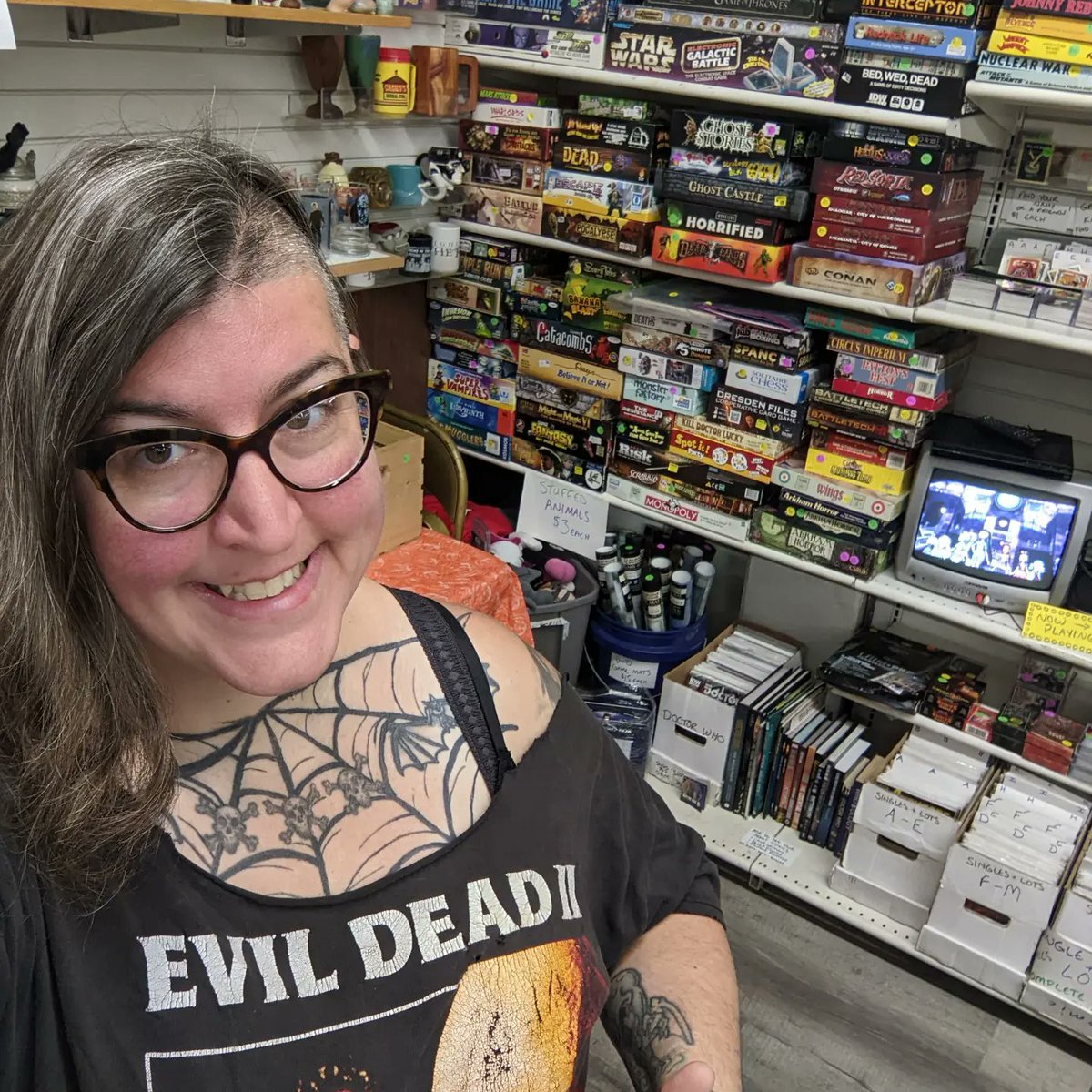ZombeeDoll13 tweet media