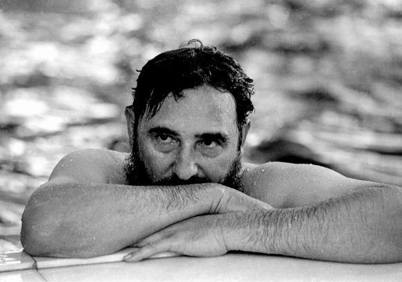 Los colaboradores cubanos fieles al ejemplo de Fidel, ponemos en alto las banderas de la Colaboración Médica Cubana. #FidelPorSiempre #FidelVive #CubaPorLaPaz #CubaPorLaVida <a href="/cubacooperaven/">Brigada Médica Cubana en Venezuela</a> <a href="/minsapcuba/">Ministerio de Salud Pública de Cuba</a>